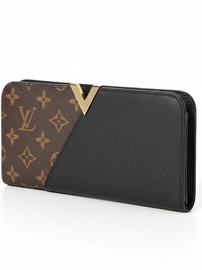 Louis Vuitton
2017 LV Monogram Kimono Wallet